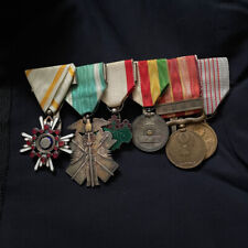 Ensemble de médailles