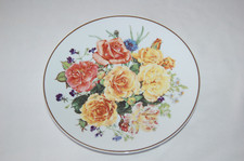 Assiette En Porcelaine