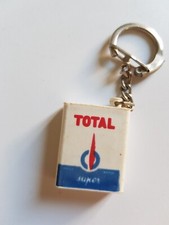 PORTE CLÉ / KEYCHAIN Voiture automobile Bidon Huile TOTAL SUPER