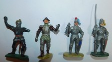 FIGURINE ELASTOLIN . 4 x ANCIEN CHEVALIER MEDIEVAL 75mm NO STARLUX