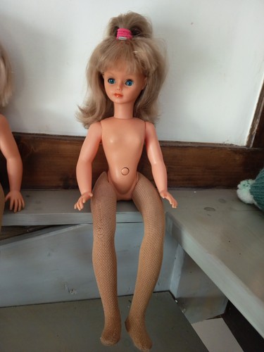 Adorable poupee cathie - adorable,