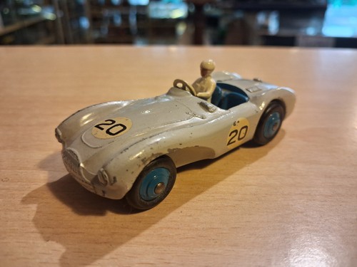 Aston martin dinky toys - martin,