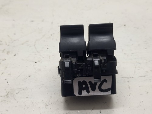 Bouton lève vitre avant