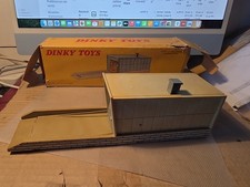 Garage 502 Box Dinky Toys