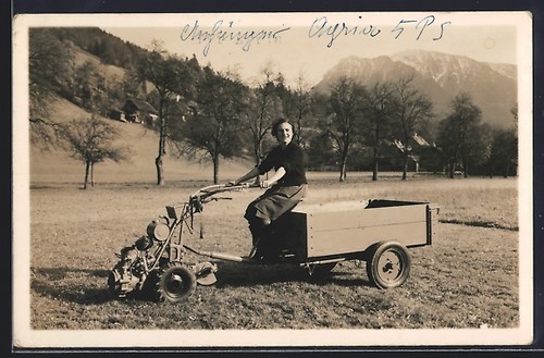 Carte postale photo femme - , sur