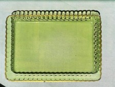 Plateau de service cristal moulé godronné  vert ouraline  XIXème