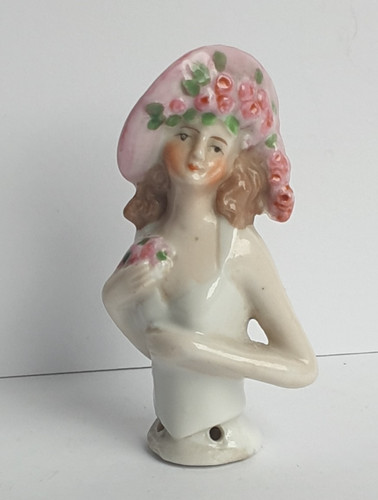 Demi figurine en - -,