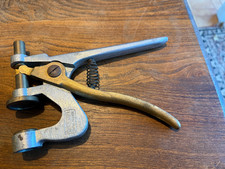 CHASSE: ancien sertisseur à cartouches CHEVILLOT à PARIS