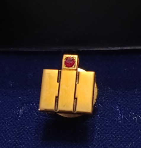 Pin boutonniere ih - boutonniere,
