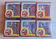 Lot 6 FIGURINES Collection