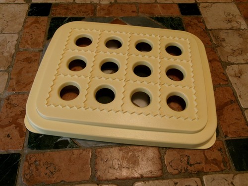 Tupperware plaque 12 - -,