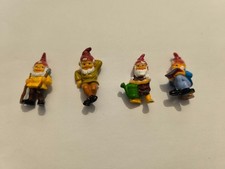 4 Figurines Nains pot de