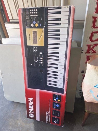 Yamaha ypt 220 keyboard - yamaha, ypt-220
