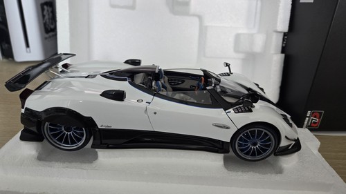 Lcd pagani zonda hp - 1/18,