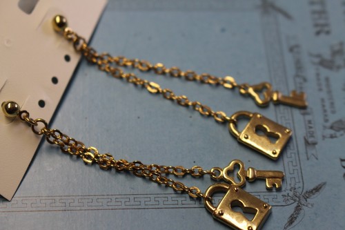 Boucle oreille pendante - ,