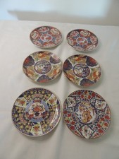6 PETITES ASSIETTES IMARI