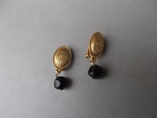 ancienne paire de boucles d