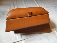 accoudoir console centrale simili cuir brun , voiture ancienne  ( PEUGEOT ? )