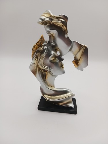 Sculpture couple amoureux