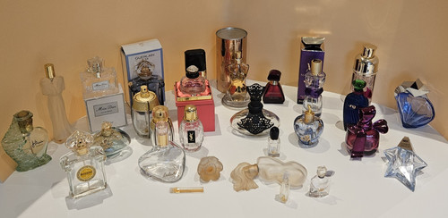 Lot flacons parfums - 27,