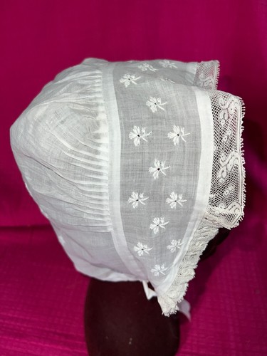 Ancienne coiffe folklorique - , en
