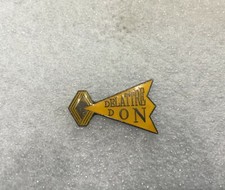 Pin's LAPEL PIN PINS CAR AUTO VOITURE RENAULT GARAGE DELATTRE A DON 59272 NORD