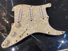 SQUIER STRATOCASTER LOADED