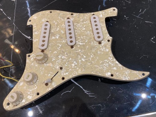 Squier stratocaster loaded - stratocaster,