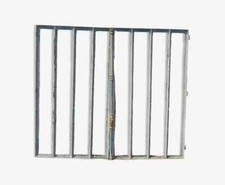 FENETRE D'USINE  EN  FER / 148