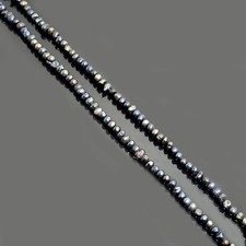 Perle naturelle de Tahiti îles Muluku noires 3x5 MM brin rond mer du Sud 14"
