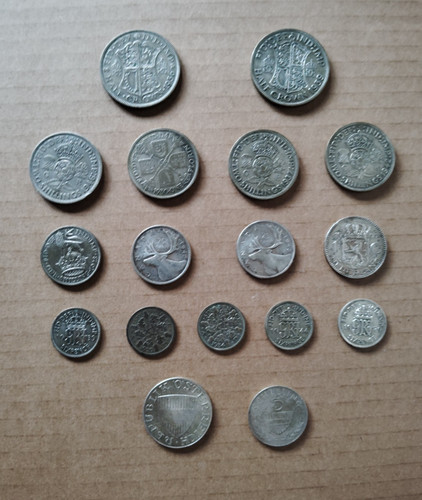 402 lot 17 pièces - -,