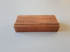 socle en bois exotique pour