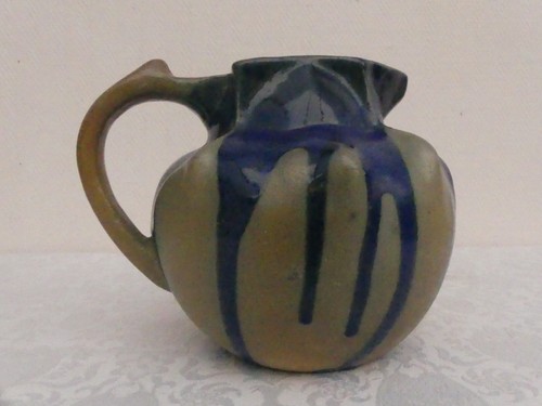 Ancien très beau pichet - , pot