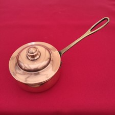 Petite casserole et couvercle