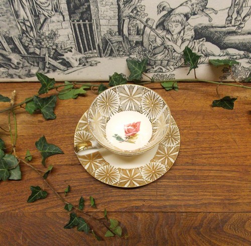 Ancienne tasse porcelaine - tasse,