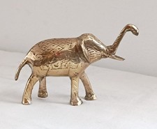 Petit Éléphant Ciselé en