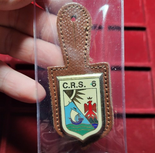 128 pucelle insigne - /, /