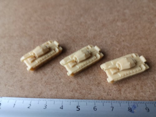 English tank miniature - x,