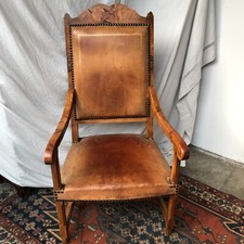 FAUTEUIL EN NOYER DE STYLE