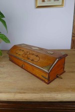 Boîte ancienne en bois avec marqueterie en laiton, Motif éléphants Origine Inde