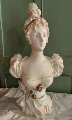 Buste jeune femme - buste,