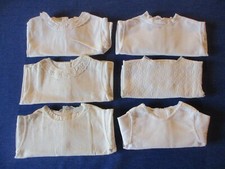 Lot de 6 petites brassières anciennes de bébé en coton doux pilou nid d'abeille