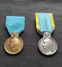 Lot De 2 Superbes Médailles ÉDUCATION PHYSIQUE ET SPORT Pax et Labor France 