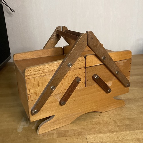 Travailleuse boîte couture - À,