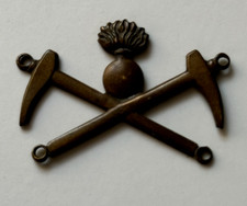 GÉNIE INSIGNE DE SAPEUR CONCOURS ÉCOLE DES MINES & ARTIFICES EN BRONZE EMBOUTI