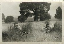 PHOTO ANCIENNE - VINTAGE SNAPSHOT - MILITAIRE MITRAILLETTE - MILITARY WEAPON