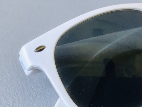 Paire de lunettes - -,