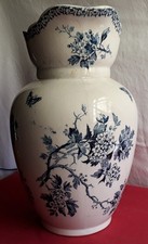 Broc de Toilette Faience de Gien Modèle Aubépine Décor Floral et Papillons Bleus