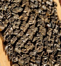 Lot de caractères à dorer