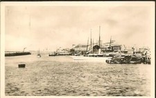 CPA - 50 - CHERBOURG - La gare maritime et le cuirassé Richelieu dans la Rade